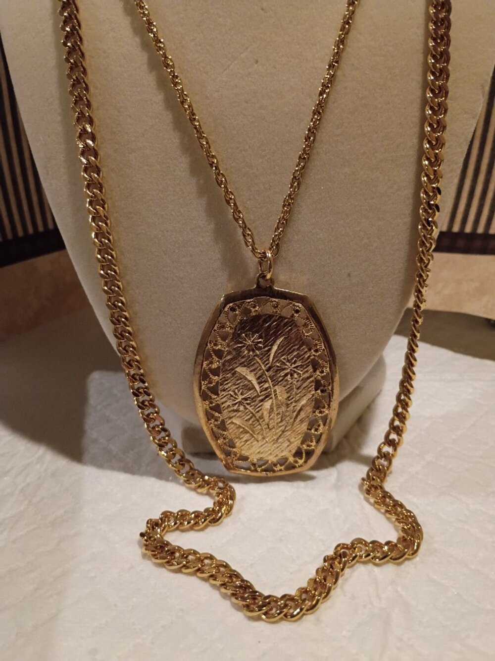 Vintage Gold Tone Double Layer Etched Floral Pendant Necklace Barrel Clasp